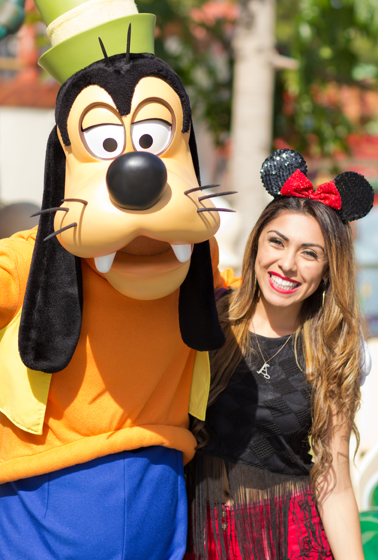 Alexis Alcala Posing with Goofy, Her Favorite Disney Character, in Toontown at Disneyland