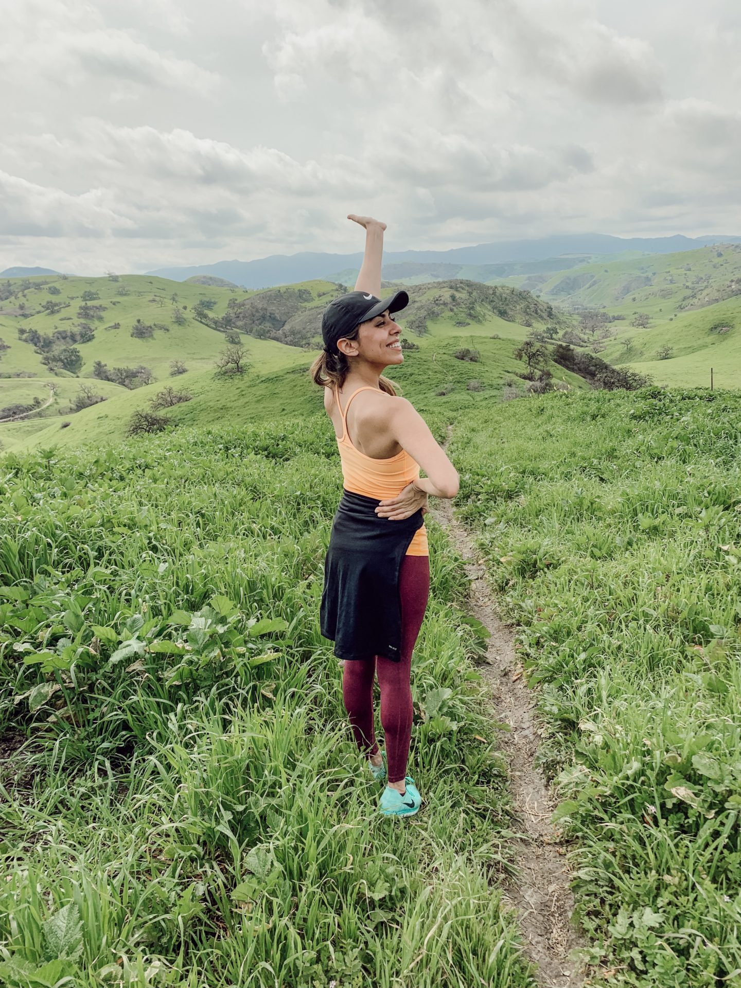 Alexis Alcala healthy lifestyle blogger talking about hiking in Los Angeles California
